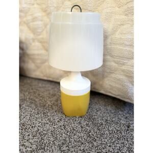 VTG Ray O Vac 70s Portable Camping Light Table Lamp Lantern No. 100 yellow
